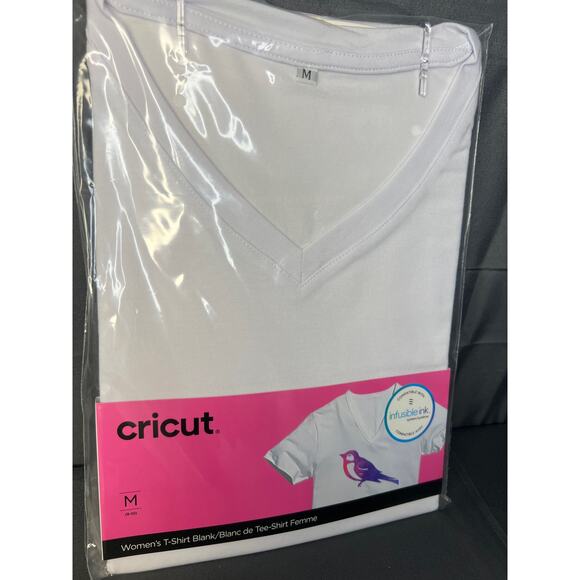 Cricut Tops - Cricut Womens Size Med White Vneck Tshirt NWT